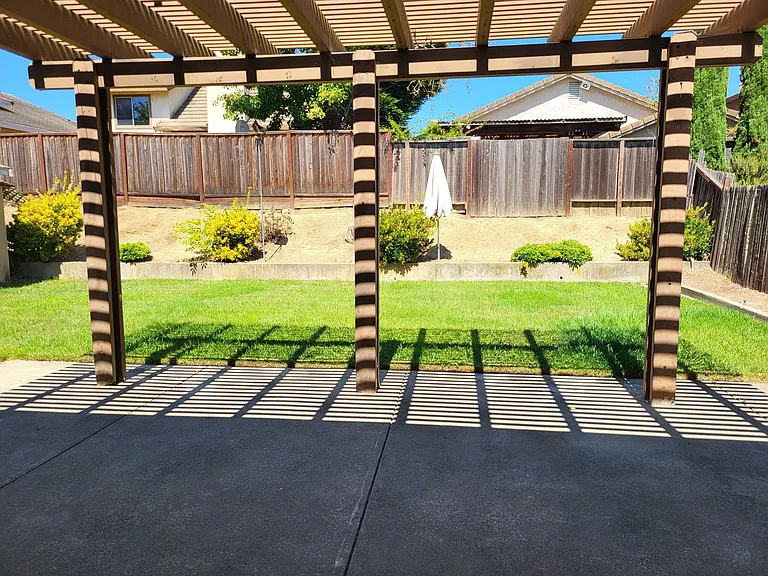 125 Serpentine Dr — Photo 35