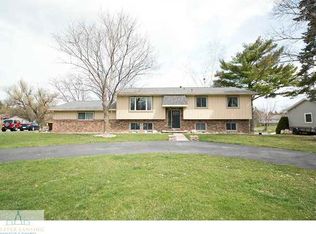 1120 S Geneva Dr, Dewitt, MI 48820