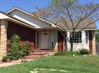 811 S Sunset Cir, Andover, KS 67002