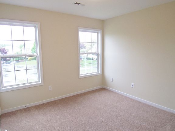 4th image of 1101 Lees Crossing Ct