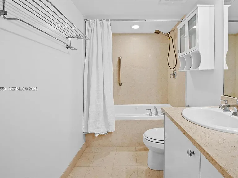 19900 E Country Club Dr #212 — Photo 19
