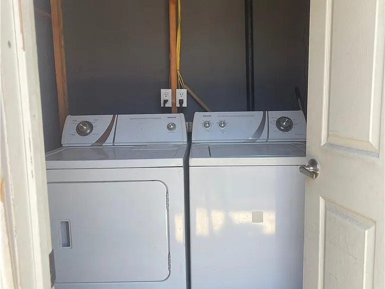 7024 Wilbur Ave — Photo 17