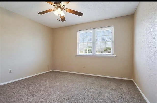 303 Russell Dr — Photo 4