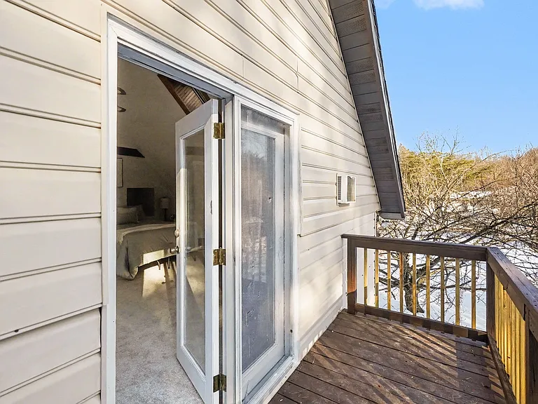 151 Fawn Dr — Photo 3