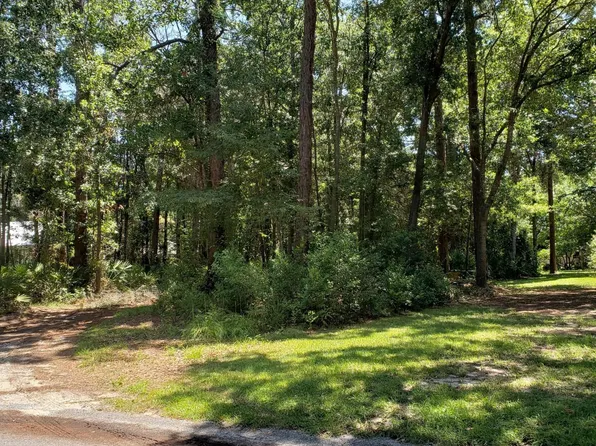 2800 Jamedon Dr, Panama City, FL 32405
