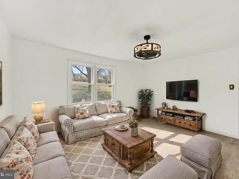 939 Gravel Pike — Photo 3