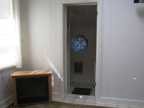 Bathroom entryway