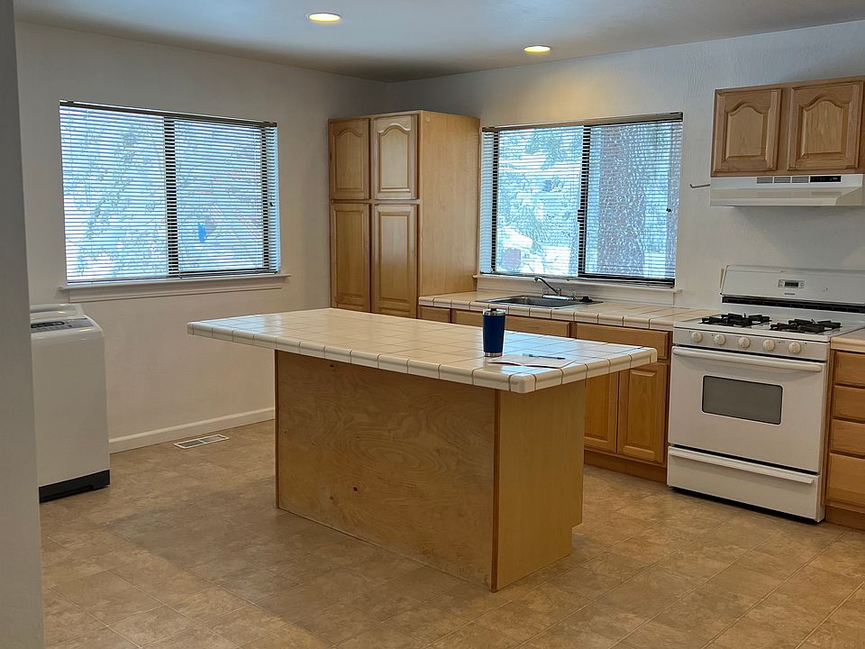 1st image of 7580 Forest Glenn Dr
