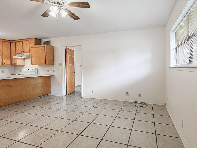 120 McAdams Ln #G — Photo 2