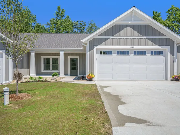 6771 Vriesland Xing #4, Zeeland, MI 49464