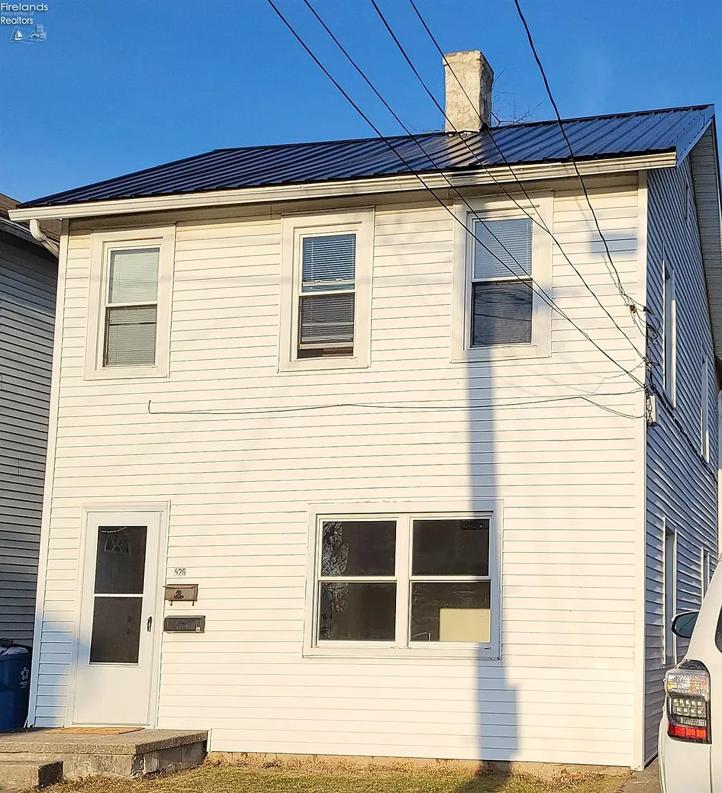 526 Camp St photo 1