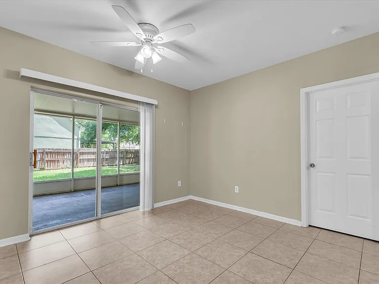 10825 Newbridge Dr — Photo 18