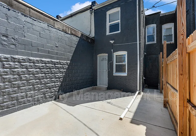 1416 N Milton Ave — Photo 23