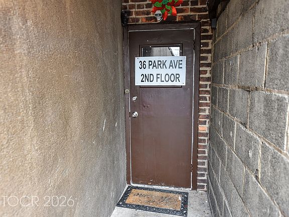 3rd image of 36 Park Ave