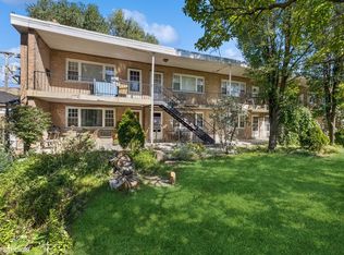 2716 Ridgeland Ave #103, Berwyn, IL 60402