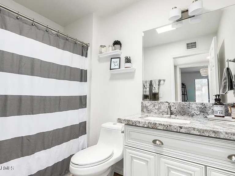 311 E Pinon Way — Photo 23
