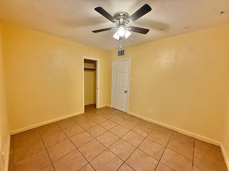 722 S Vaughn Ave — Photo 6