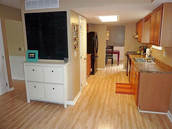 3rd image of 8199 Woodward Dr