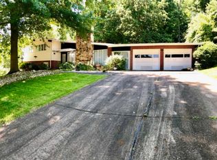 156 Pleasantview Dr, Mcmurray, PA