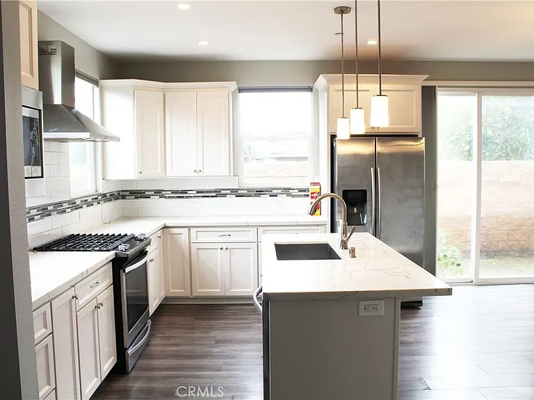 155 Flower St #A — Photo 14