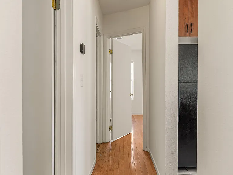 3611 W 4th St #1/2 — Photo 5