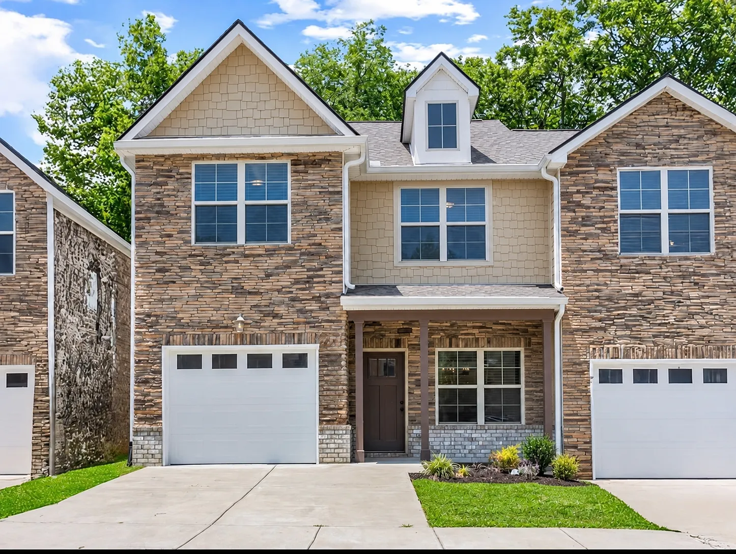 3 bed, 2.5 bath, 1640 sqft, $2,300 — Photo 1