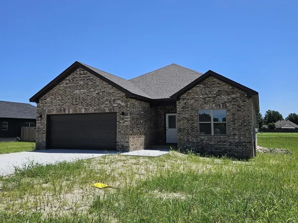217 Quincy Cir, Trumann, AR 72472