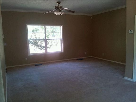 4th image of 15120 Whispering Oaks