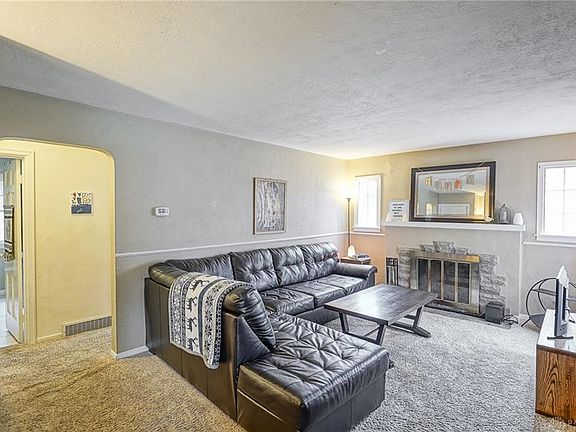 4th image of 648 Monteray Ave