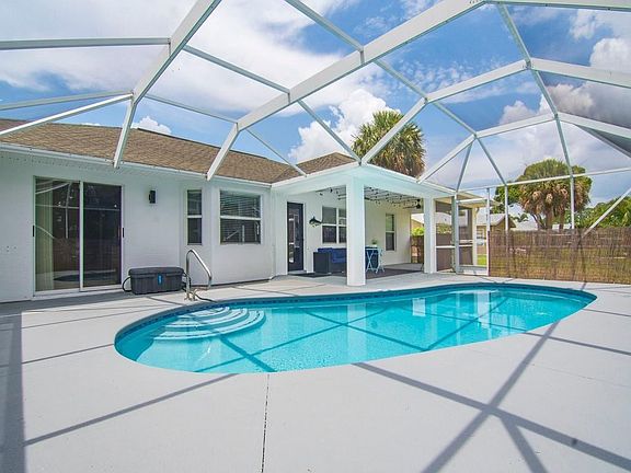 3rd image of 409 Bywood Avenue