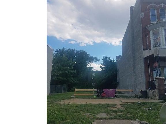 3rd image of 1636 W Erie Ave