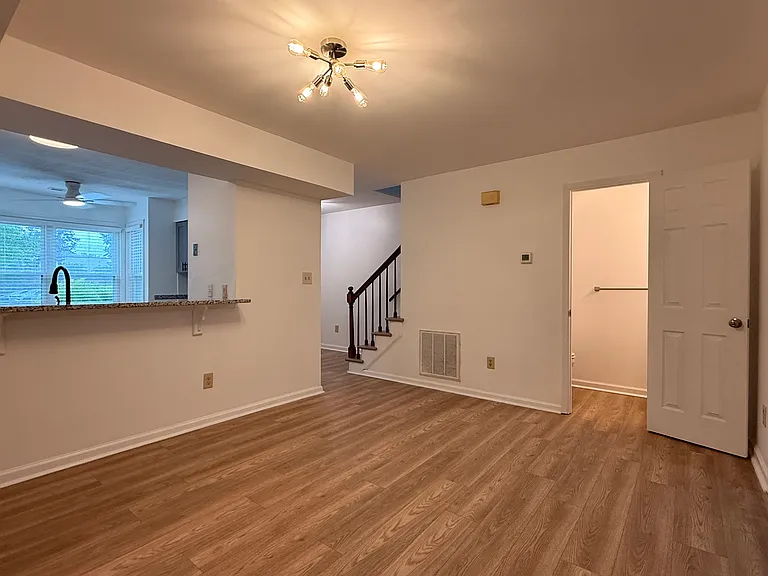 1108 Palmerton Dr — Photo 12