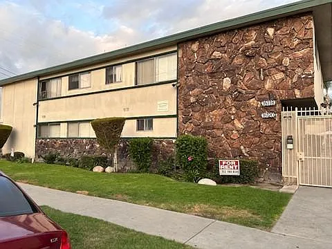 Cornuta Apartments — Photo 2