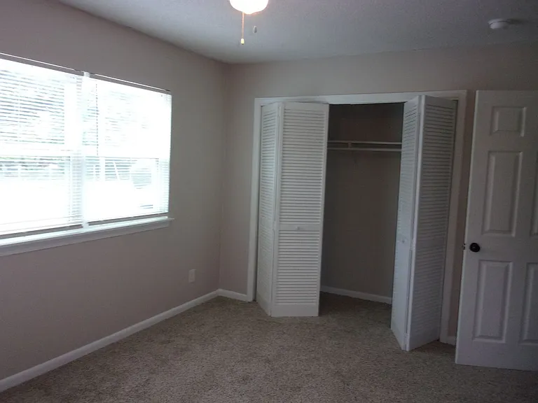 408 Ebenezer Ave — Photo 11