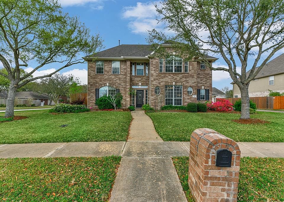 1st image of 524 Falcon Lake Dr