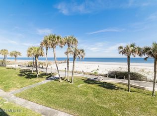 10 10th St APT 11, Atlantic Beach, FL 32233