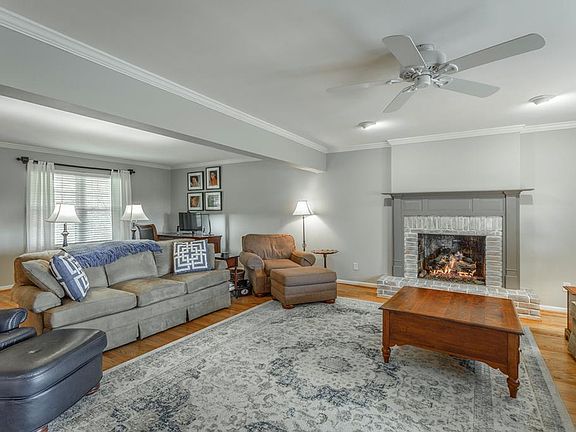 2nd image of 831 Windy Hill Dr