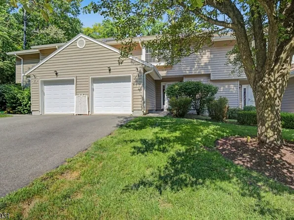25 Pelican Pt, Hampton Twp., NJ 07860
