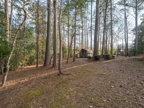 901 Fernhill Ct, Northport, AL 35473