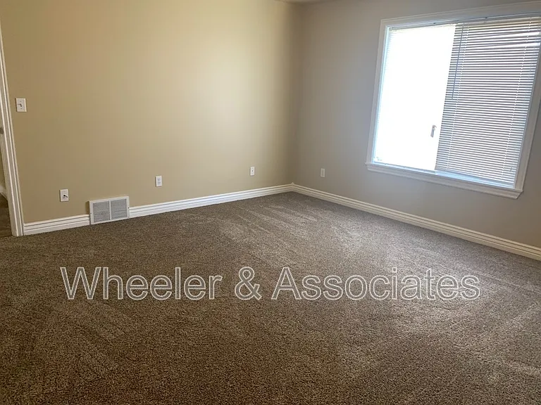 155 N Century Dr — Photo 12