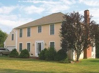 11 Independence Rd, Pepperell, MA 01463
