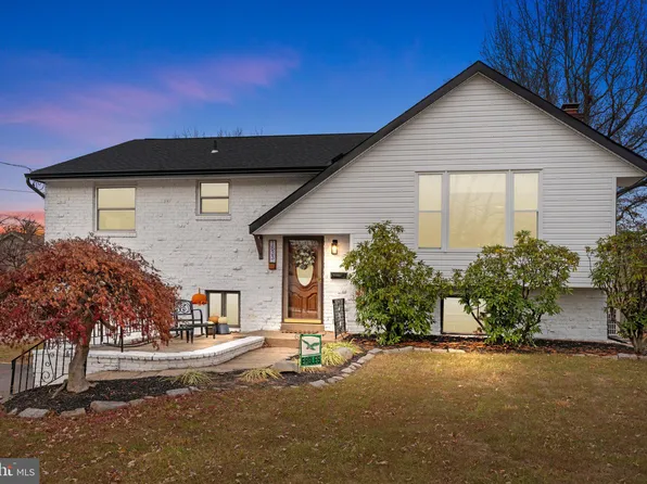 1833 Saddle Dr, Warrington, PA 18976