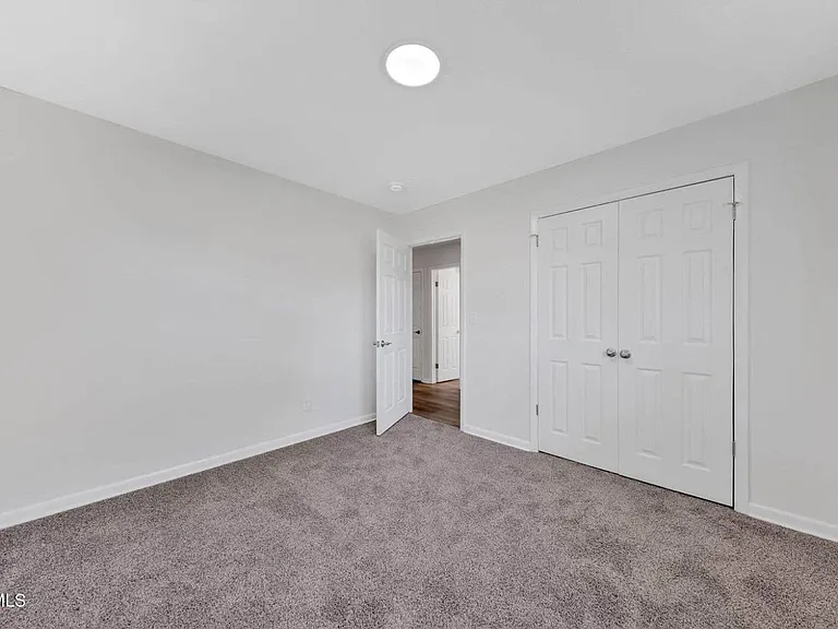 528 Parrish Ln — Photo 9