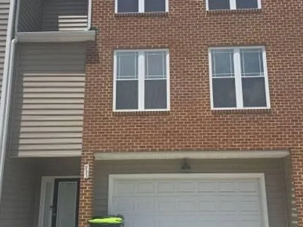 933 Eastfield Ln, Newport News, VA 23602