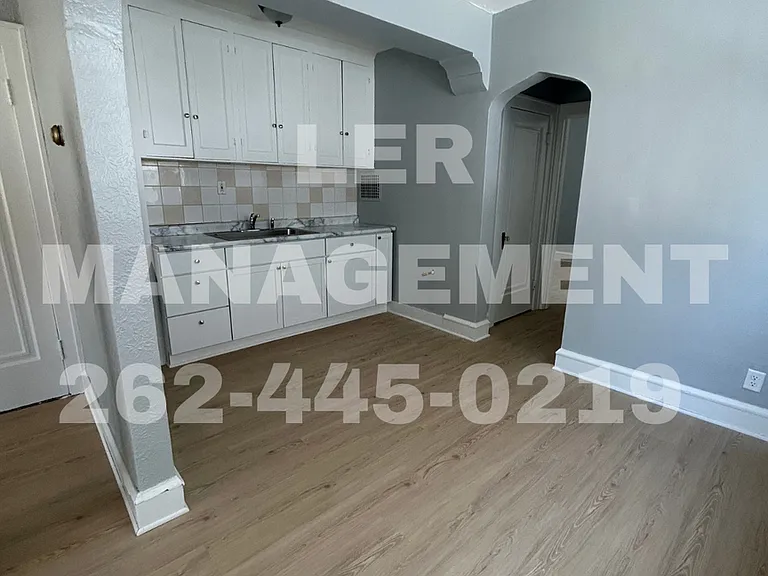 2701 Arlington Ave — Photo 1