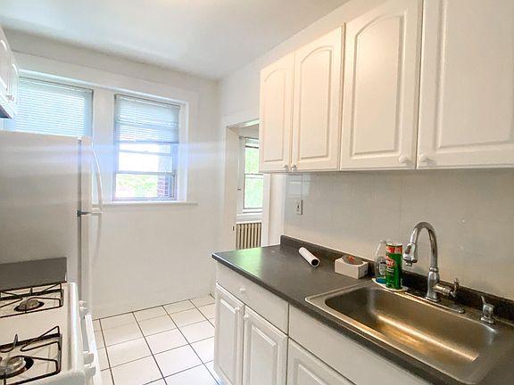 5th image of 52 Garden St APT 20