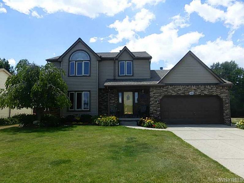 1st image of 102 Cherrywood Dr