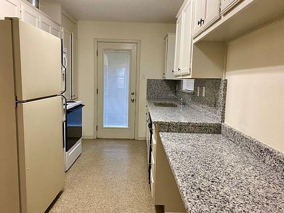 5th image of 108 Lynda Ln