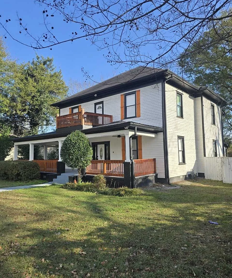 8 bed, 2.0 bath, 3354 sqft, $3,500 — Photo 3