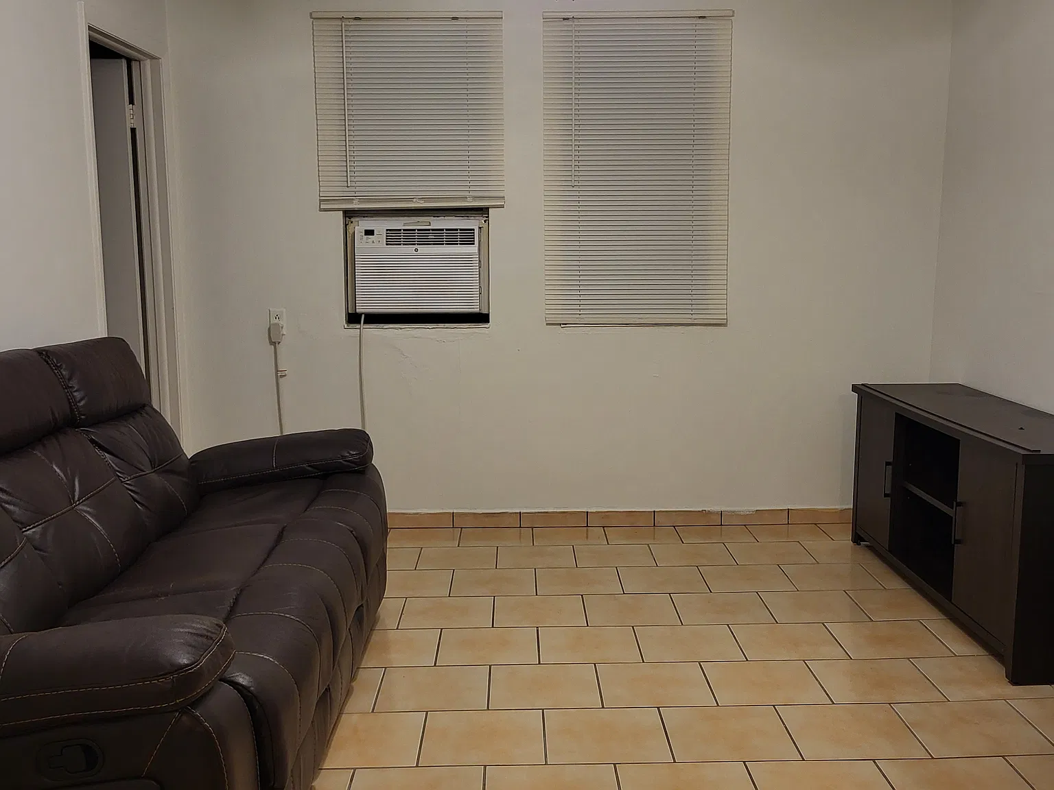 2974A SW 25th Ter, Miami — Photo 2